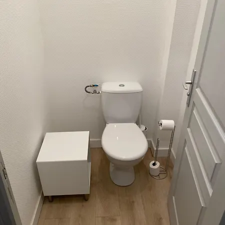 Apartmán Optimise Et Lumineux - Sanitaires Partages - Tres Proche Commerces