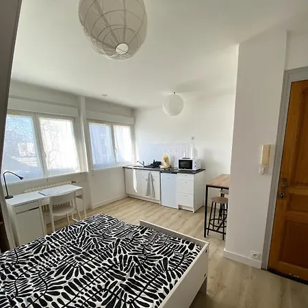 Apartmán Optimise Et Lumineux - Sanitaires Partages - Tres Proche Commerces